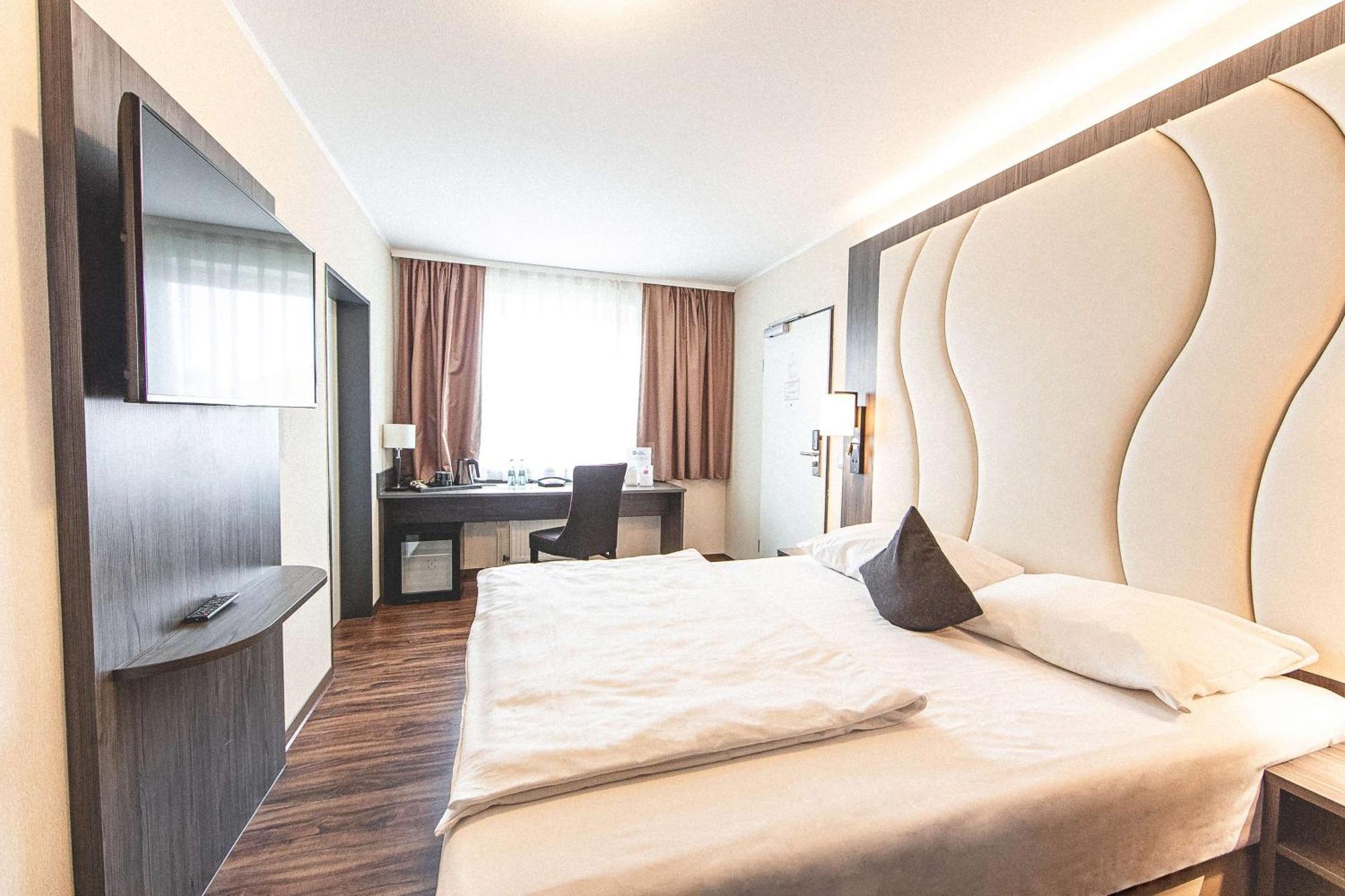 Best Western Plaza Hotel Гревенброх Екстериор снимка