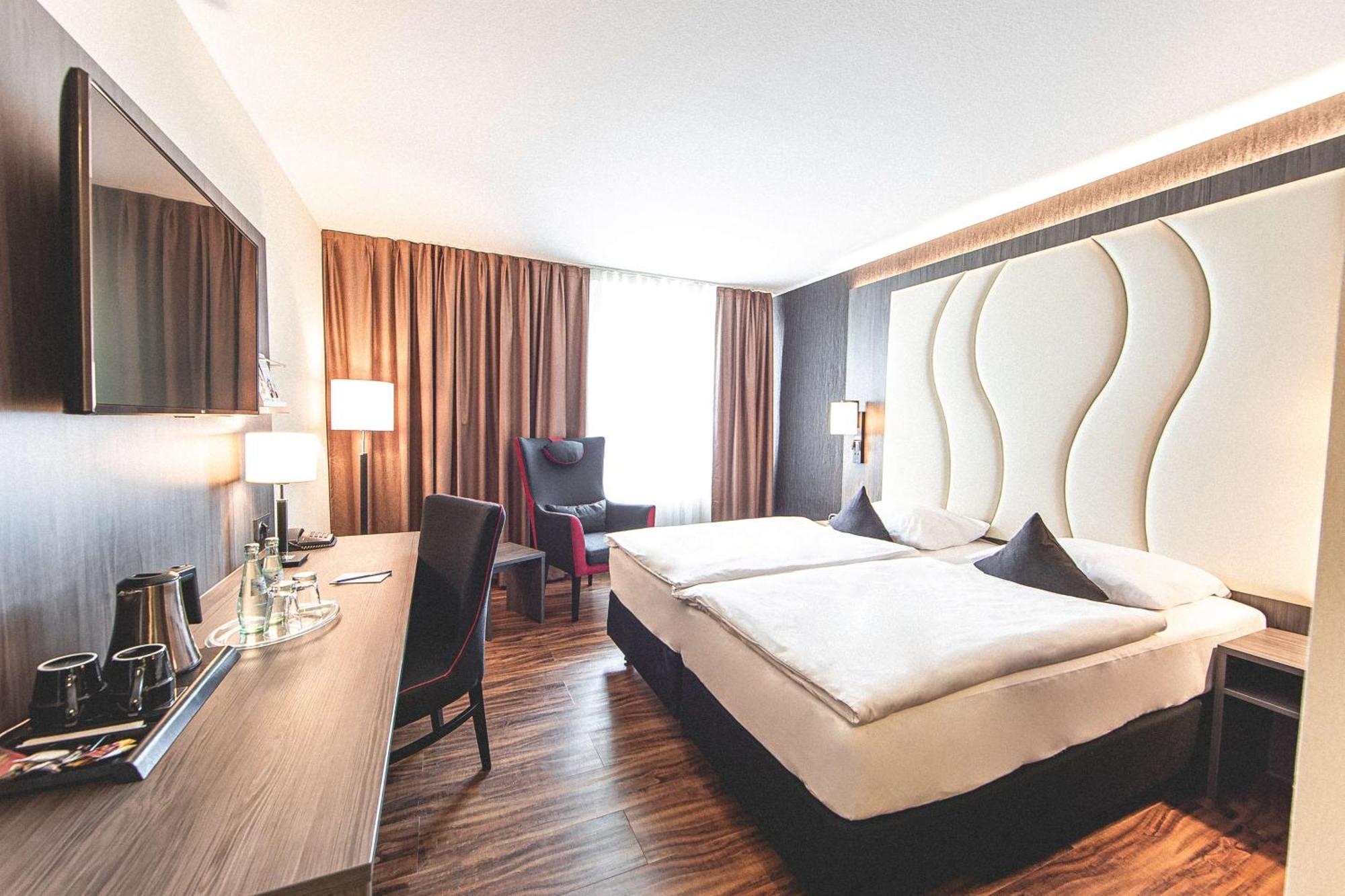 Best Western Plaza Hotel Гревенброх Екстериор снимка